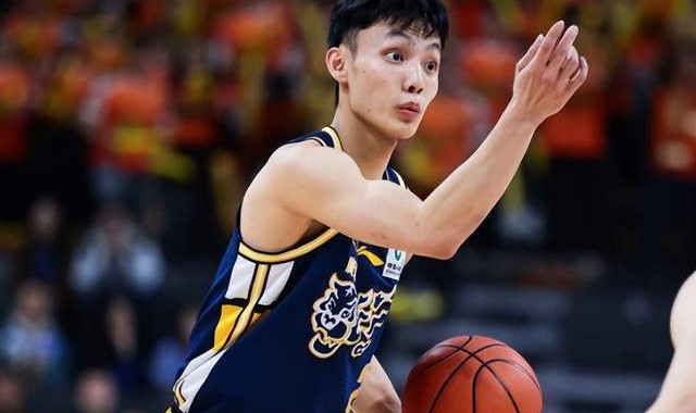 开云-广东男篮战胜江苏，杜锋终于做对一件事：胡明轩打替补让位于徐杰