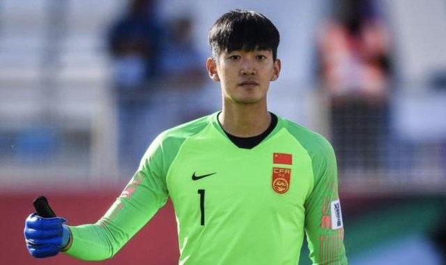 开云-沪媒：海港3国脚连夜返沪 参加国足集训备战40强赛