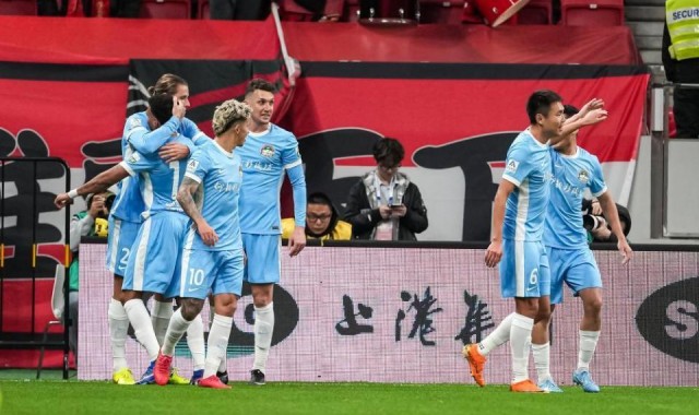 开云体育官网-中超巨大失误！姆布拉轰处子球，张宸梁送礼，河南3战玉昆均破门