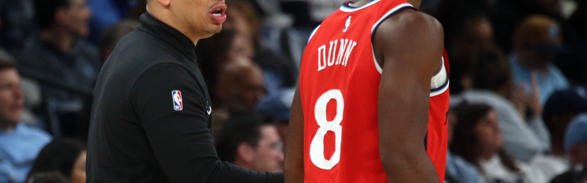 开云体育官网-快船27-11期间战胜的强队：湖人/火箭/森林狼/活塞各2次 尼/掘1次