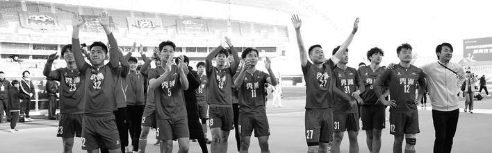 kaiyun-不败之师铸荣耀 场内场外皆风景