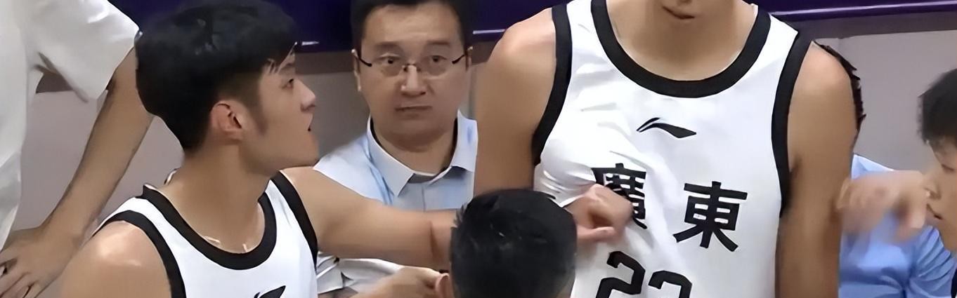 开云体育官网-广东德比来了！徐昕重回故地挑战恩师，杜锋全力以赴，广州创历史